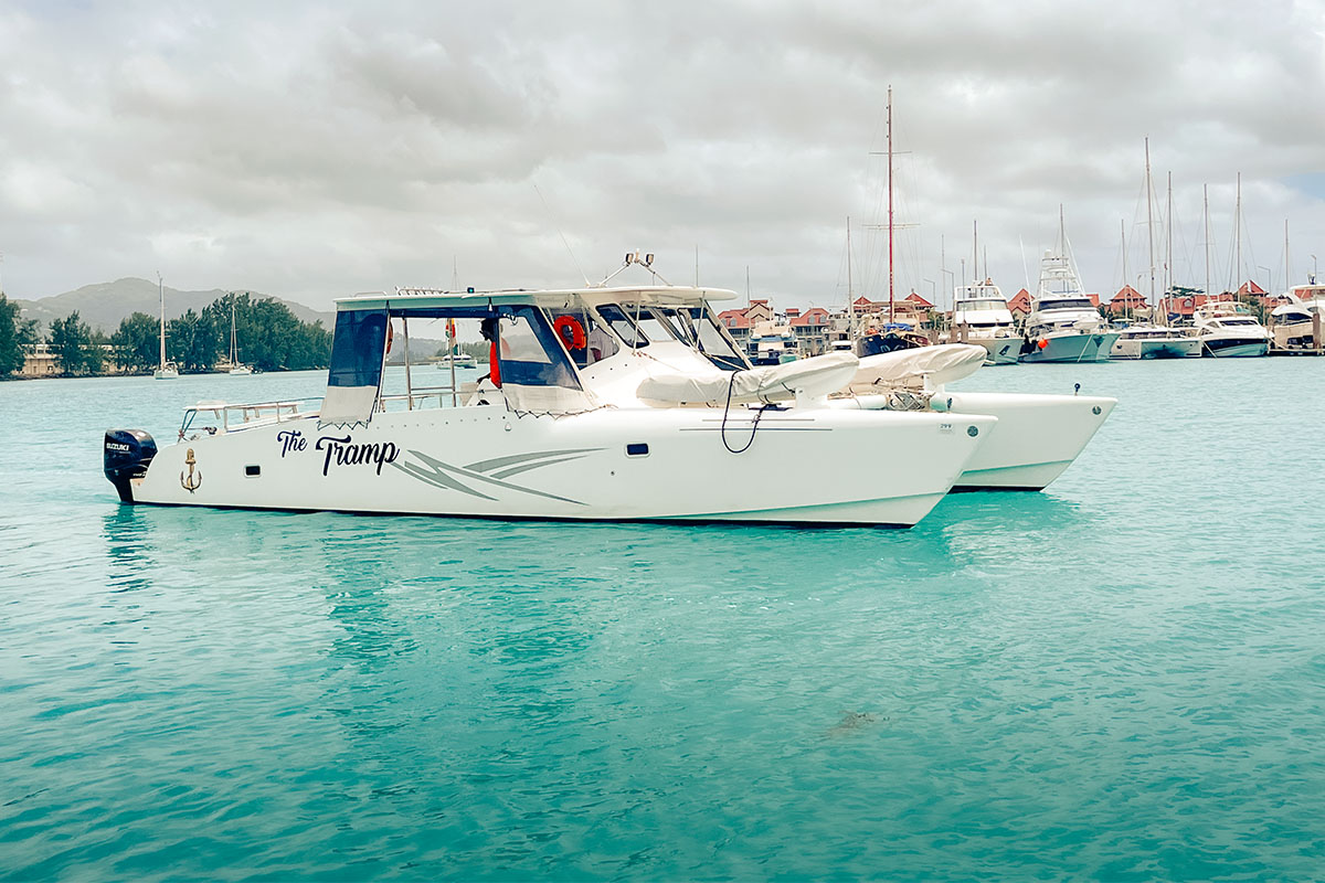 Hire a boat in Seychelles with SezMarine – The Tramp _0003_- Hire a boat in Seychelles with SezMarine - The Tramp