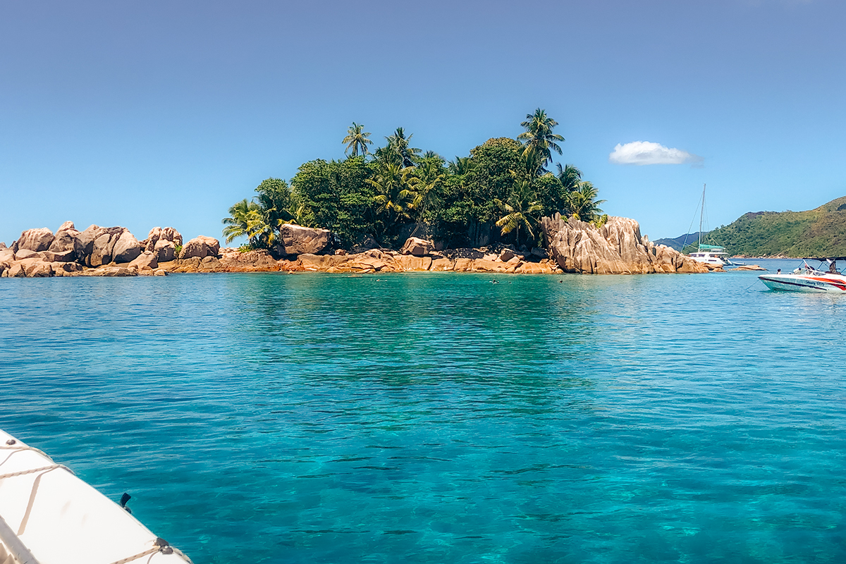 Hire a boat in Seychelles with SezMarine Hire a boat in Seychelles with SezMarine